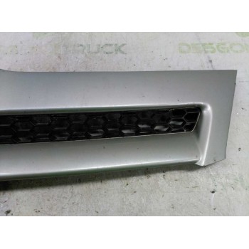 Recambio de rejilla delantera central para toyota corolla verso (r1) 1.8 luna referencia OEM IAM 531110F020  