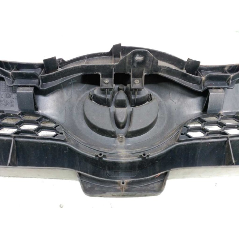 Recambio de rejilla delantera central para toyota corolla verso (r1) 1.8 luna referencia OEM IAM 531110F020 6