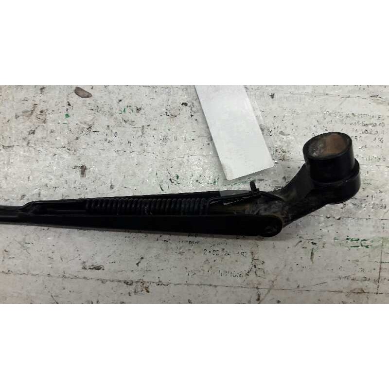 Recambio de brazo limpia trasero para tata safari 1.9 referencia OEM IAM 4