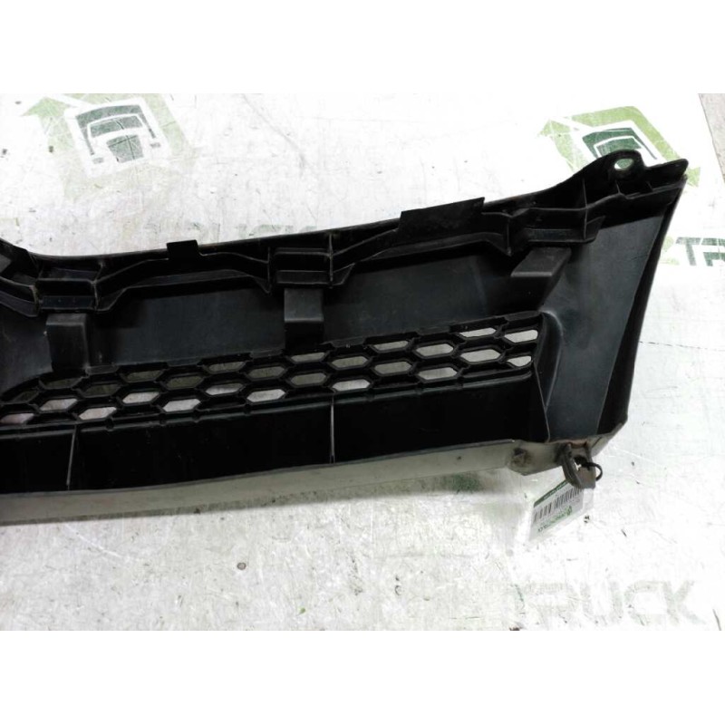 Recambio de rejilla delantera central para toyota corolla verso (r1) 1.8 luna referencia OEM IAM 531110F020 7