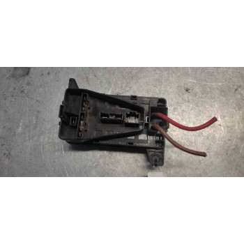 Recambio de caja reles / fusibles para mg serie 200 (xw) 1.6 cat referencia OEM IAM YQE102830  