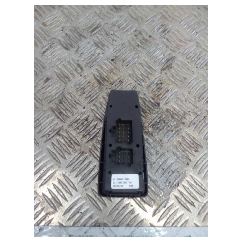 Recambio de mando elevalunas delantero derecho para man tgx 18.440 fg / 4x2 bl xl referencia OEM IAM 81258067083 - Azul 2