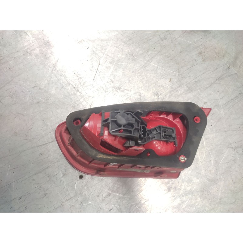 Recambio de piloto trasero izquierdo interior para seat leon (1p1) 1.9 tdi referencia OEM IAM - Negro 2
