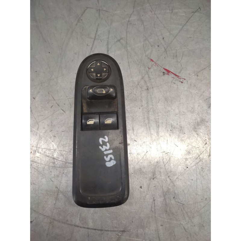 Recambio de mando elevalunas delantero izquierdo para peugeot 308 confort referencia OEM IAM 96565186XT  