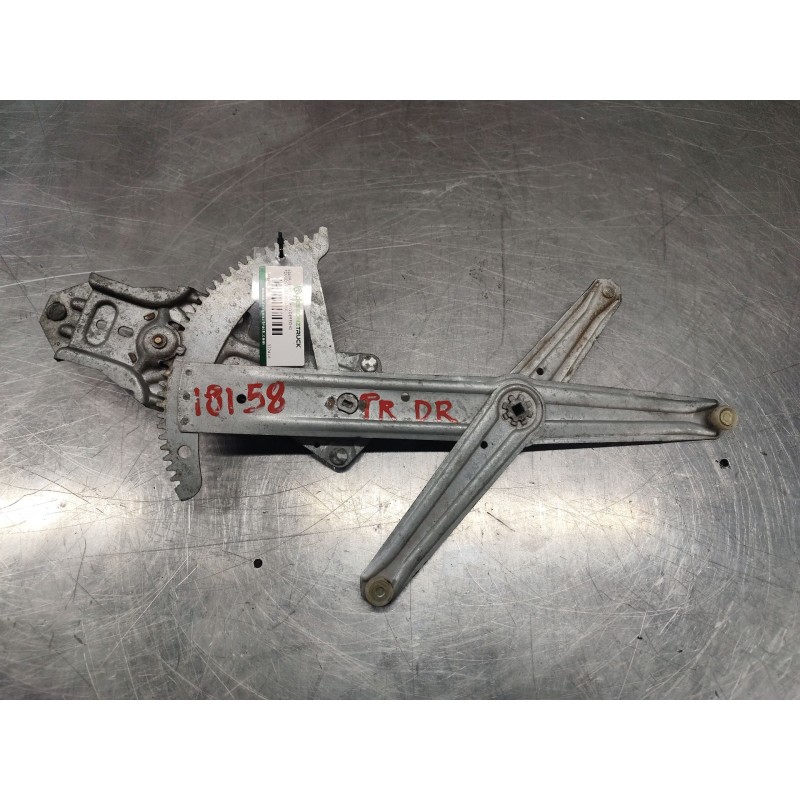 Recambio de elevalunas trasero derecho para peugeot 205 berlina 1.8 d generation referencia OEM IAM 922414 MANUAL 