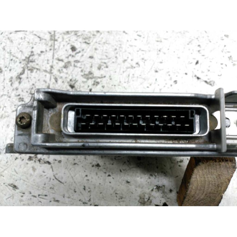 Recambio de centralita motor uce para renault trafic (desde 5.89) t 1100 referencia OEM IAM 7700106482 R04080016C - Blanco 2
