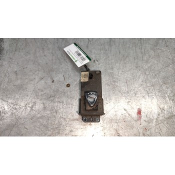 MANDO ELEVALUNAS DELANTERO DERECHO 83590SMGG120UHS 