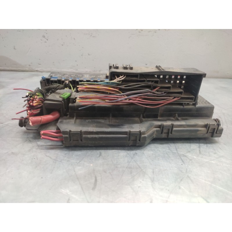 Recambio de caja reles / fusibles para bmw serie 3 berlina (e46) 318d referencia OEM IAM 8364540 - Negro 2