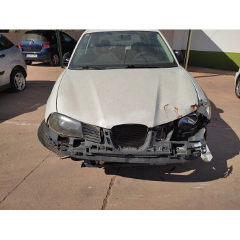 seat ibiza (6l1) del año 2002