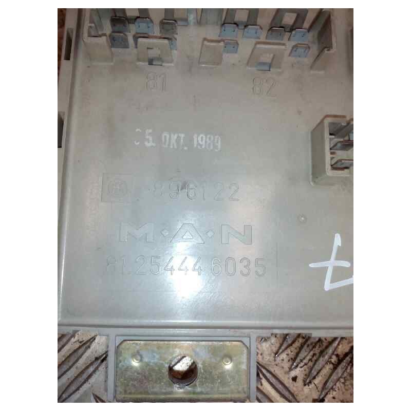 Recambio de caja reles / fusibles para man m 90 14.232 169/170 kw fg batalla 4950 pma14 170 kw tráfico urbano referencia OEM IAM - Blanco 2