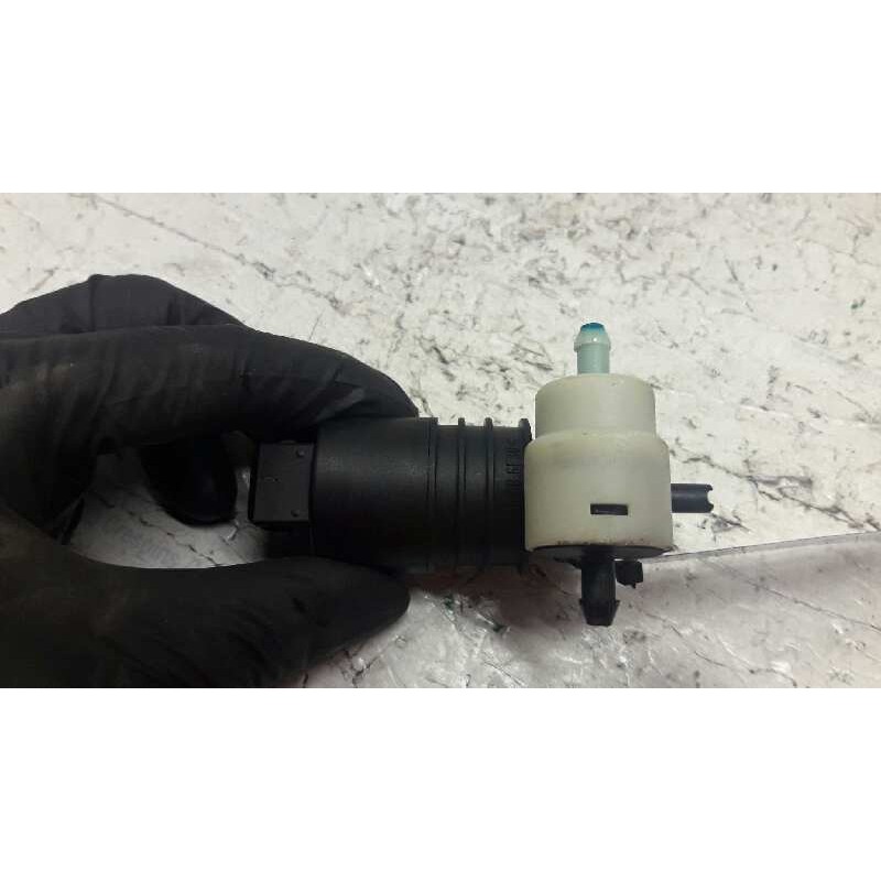 Recambio de bomba limpia para opel zafira a referencia OEM IAM - Blanco 2