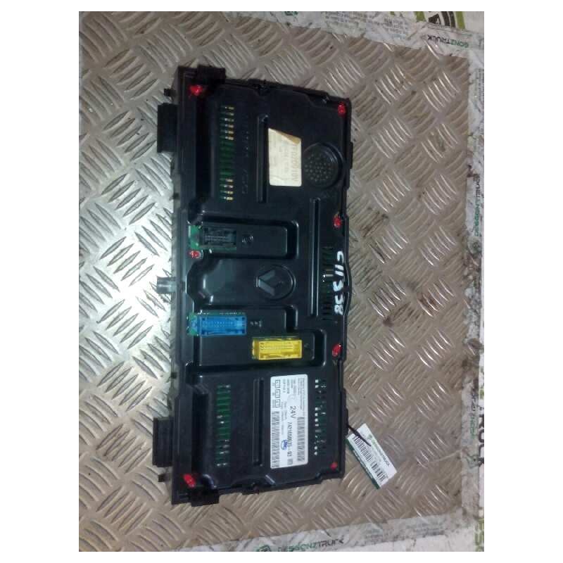 Recambio de cuadro instrumentos para renault premium route 2006 fas 4x2 larga distancia referencia OEM IAM 7421050635 2