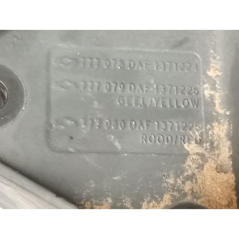 Recambio de soporte guardabarros trasero para daf serie xf euro 6 12.9 diesel referencia OEM IAM 1371224 - Blanco 2