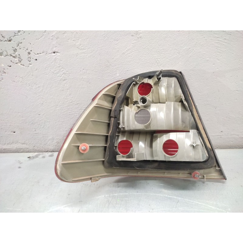 Recambio de piloto trasero derecho para bmw serie 3 berlina (e46) 318d referencia OEM IAM - Negro 2