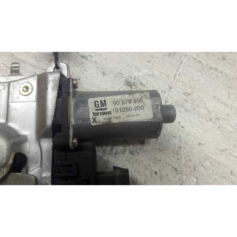 Recambio de elevalunas delantero derecho para opel zafira a referencia OEM IAM 90579356 - Blanco 2