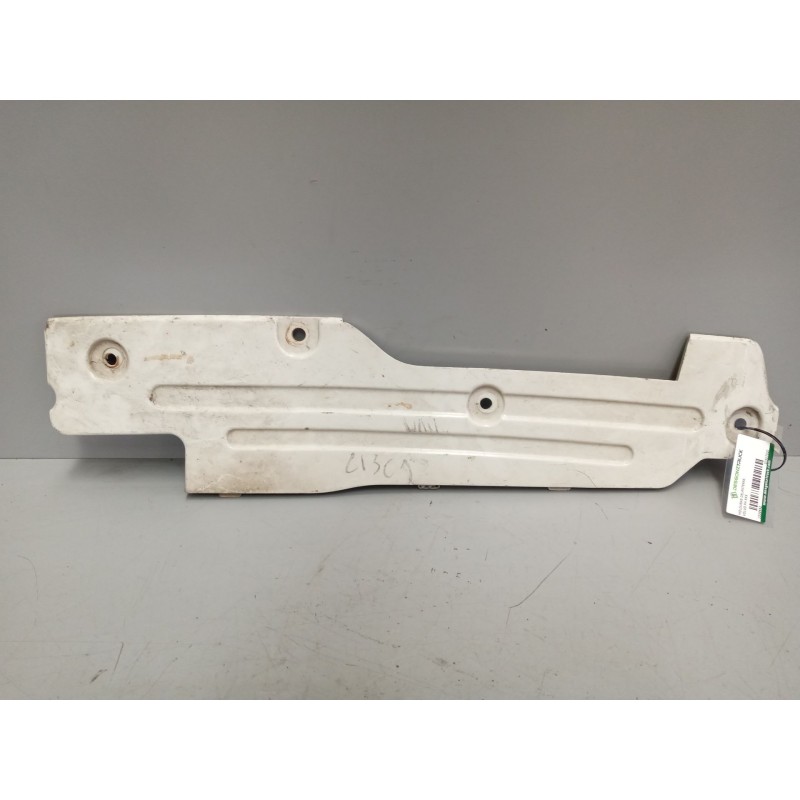 Recambio de molduras delanteras para volvo fh xxx referencia OEM IAM 20507020  