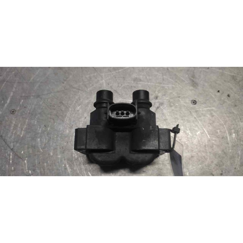 Recambio de bobina encendido para ford mondeo berlina/familiar (fd) 1.8 16v cat referencia OEM IAM 928F12029CA 3 PINS MOTORCRAFT 2