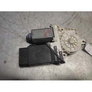 Recambio de motor elevalunas delantero izquierdo para seat leon (1m1) referencia OEM IAM 105404301 29 PINS 