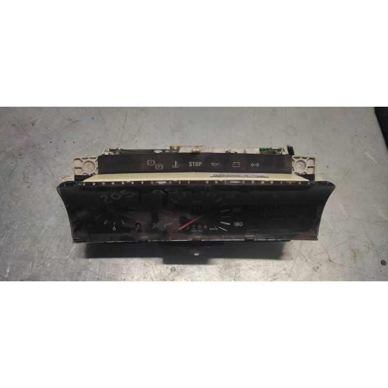 Recambio de cuadro instrumentos para peugeot 205 berlina 1.8 diesel referencia OEM IAM 9628305480 2