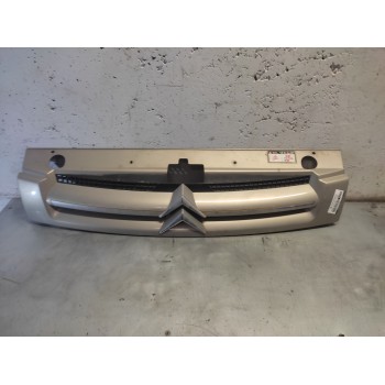 Recambio de rejilla delantera central para citroën berlingo referencia OEM IAM   