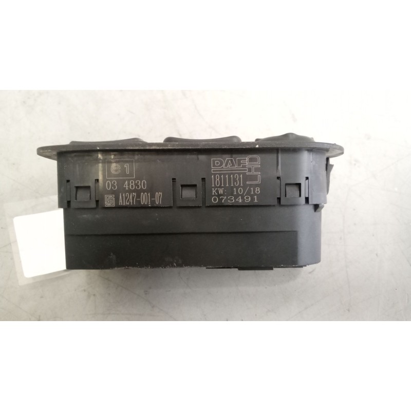 Recambio de mando elevalunas delantero izquierdo para daf serie xf105.510 12.9 diesel referencia OEM IAM 1811131 - Blanco 2