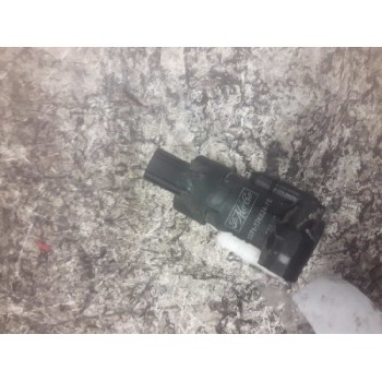 Recambio de bomba limpia para ford focus lim. (cb4) titanium referencia OEM IAM 1S7117K624FE 2 PINS 
