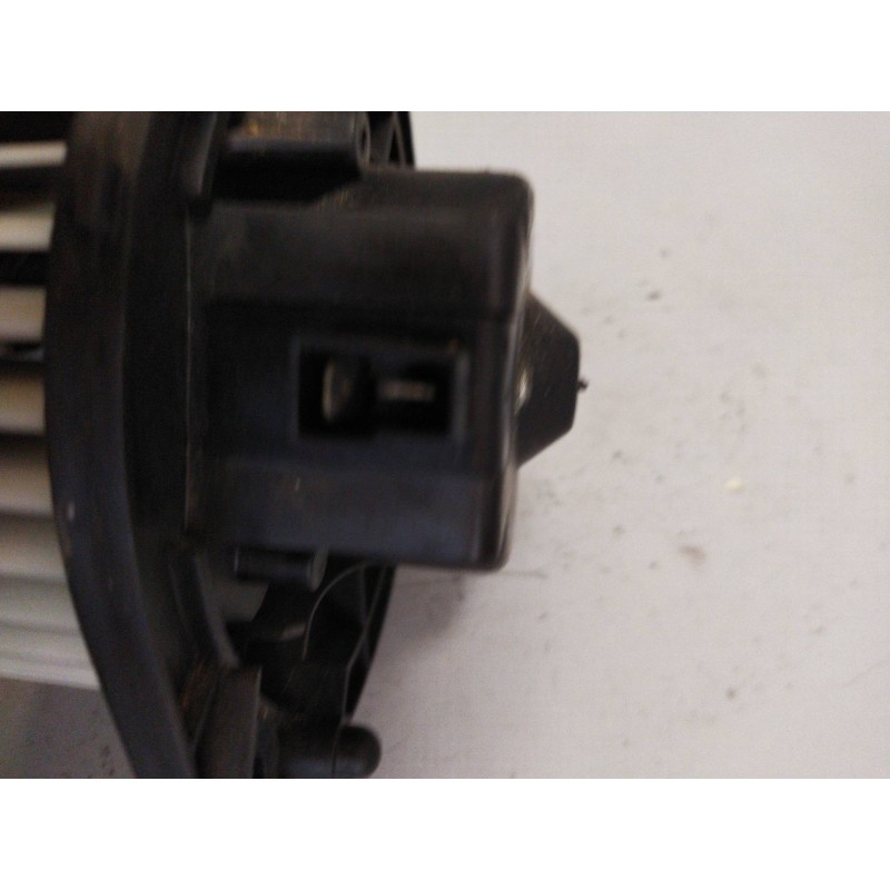 Recambio de motor calefaccion para iveco daily combi referencia OEM IAM 500326592 570630200 - Blanco 3