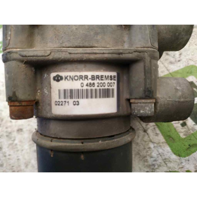 Recambio de valvula aire para man tg - a 18.460 fg / bb (e3/e4) l referencia OEM IAM 0486200007 KNORR-BREMSE VALVULA TRANSMISOR - Blanco 3
