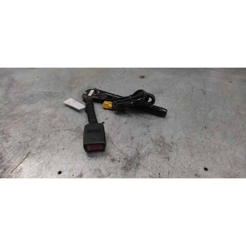 Recambio de pretensor airbag izquierdo para ford fiesta berlina básico referencia OEM IAM YS61A61209AA - Rojo 3