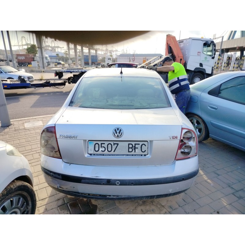 VOLKSWAGEN PASSAT BERLINA (3B3)