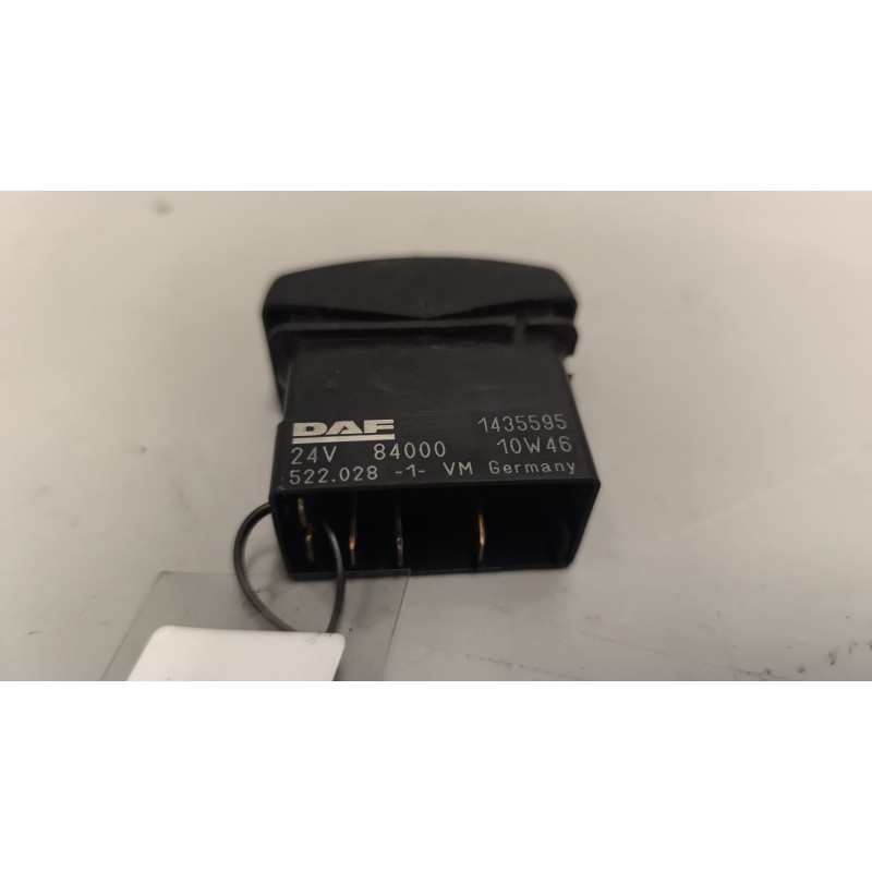Recambio de interruptor para daf serie xf105.460 12.9 diesel referencia OEM IAM 1435595 - Blanco 2