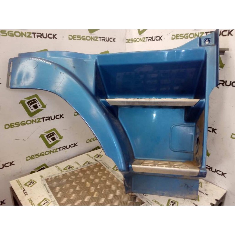 Recambio de peldaño derecho para volvo fh 12 asta 2001 e2 / e3 fsa  4x2 e2/e3 corto referencia OEM IAM