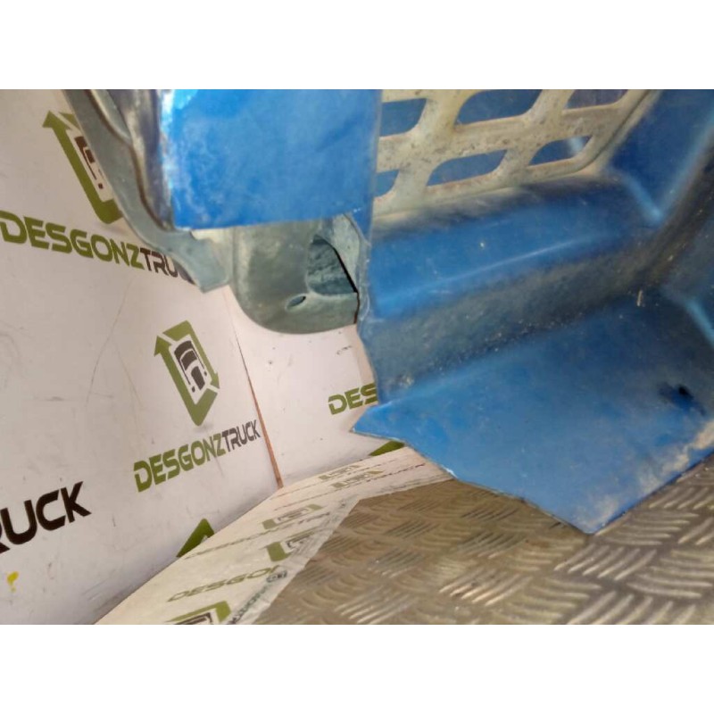 Recambio de peldaño izquierdo para volvo fh 12 asta 2001 e2 / e3 fsa  4x2 e2/e3 corto referencia OEM IAM 2
