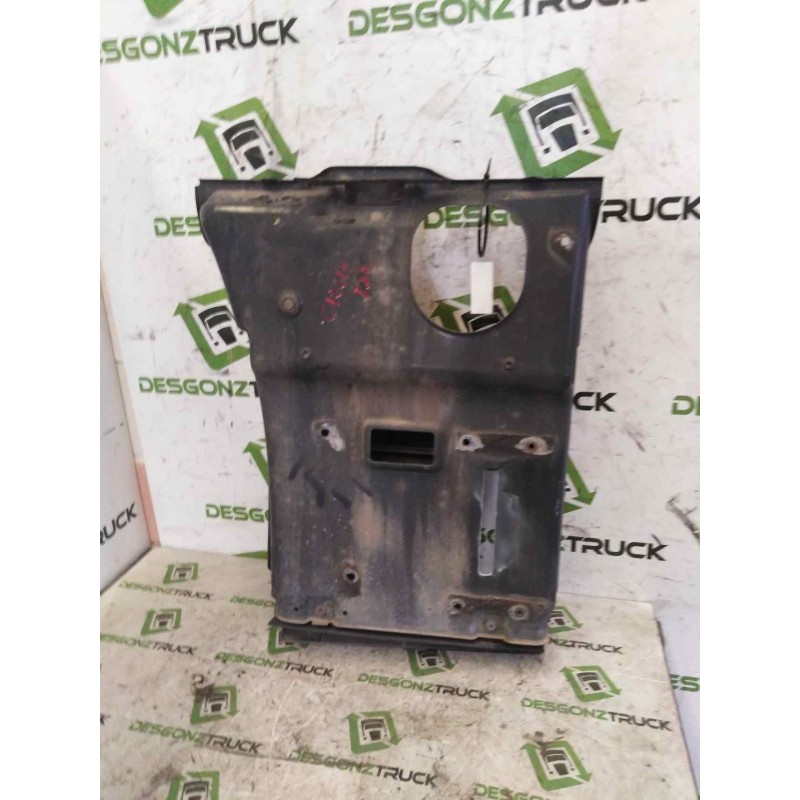 Recambio de peldaño izquierdo para scania serie p/g/r (c-clase) referencia OEM IAM 1854227 - Blanco 2