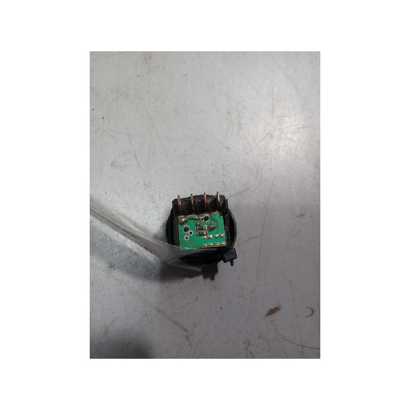 Recambio de interruptor para iveco daily combi referencia OEM IAM 500326141  INTERRUPTOR SUSPENCION NEUMATICA - Verde 3