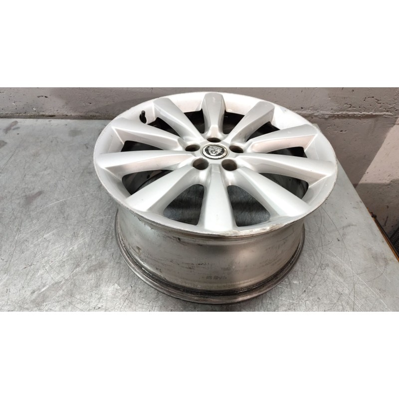 Recambio de llanta para jaguar xf 3.0 v6 diesel edition referencia OEM IAM 8W831007GA 5 TORNILLOS 8.5JX19EH2 X49MM