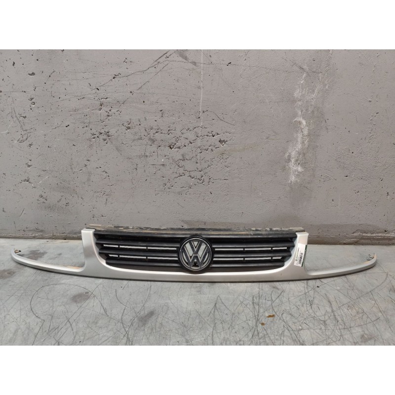Recambio de rejilla delantera para volkswagen polo berlina (6n1) básico referencia OEM IAM   