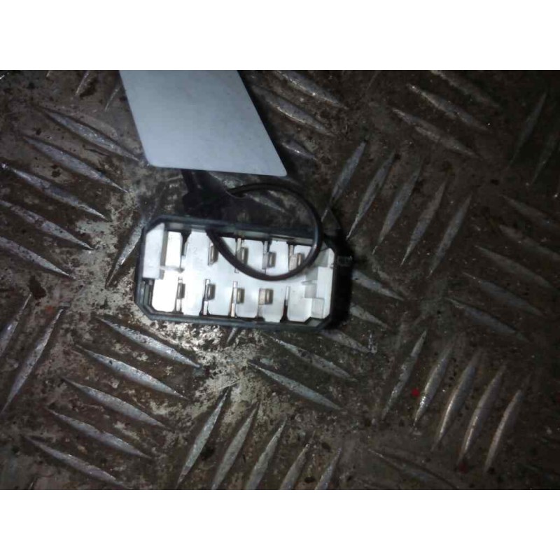 Recambio de mando elevalunas delantero izquierdo para scania serie p/g/r (c-clase) fg 420 (4x2) corto cp 13 / 14 b referencia OE 2