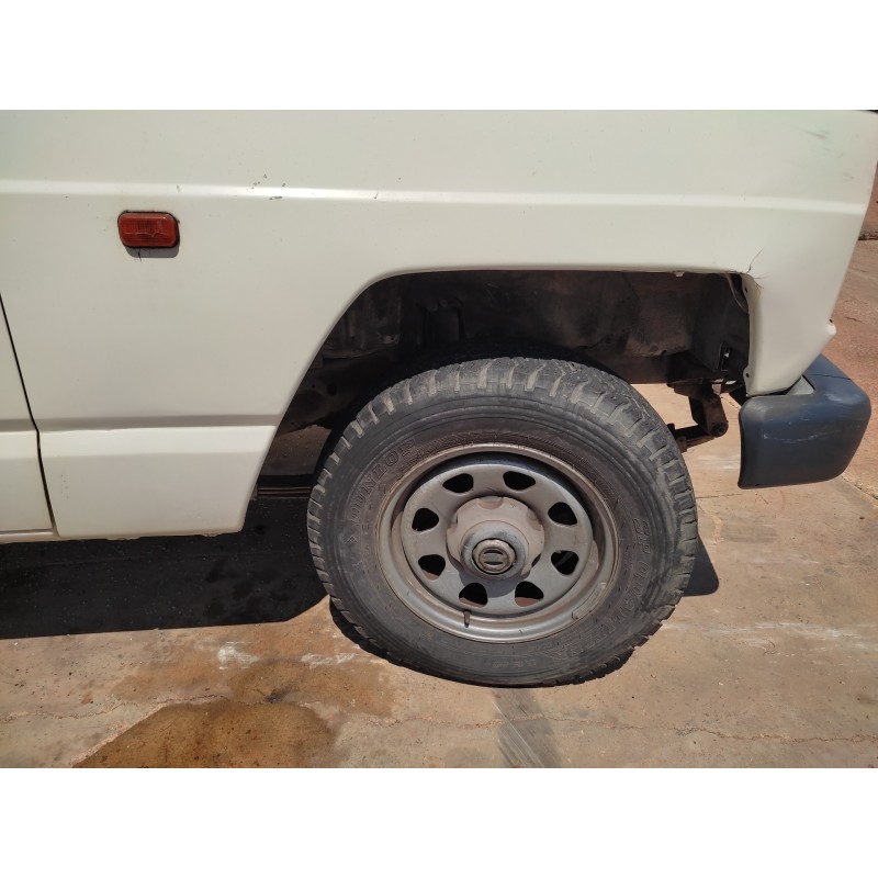 Recambio de llanta para nissan patrol (k/w260) corto ta referencia OEM IAM 6J X 16 40300G9600 6 TORNILLOS - Blanco