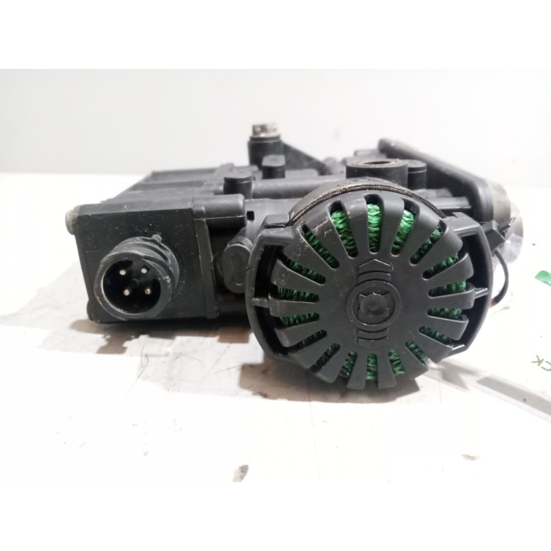 Recambio de valvula aire para renault magnum ab diesel referencia OEM IAM 21083657  K019820 - Blanco 2