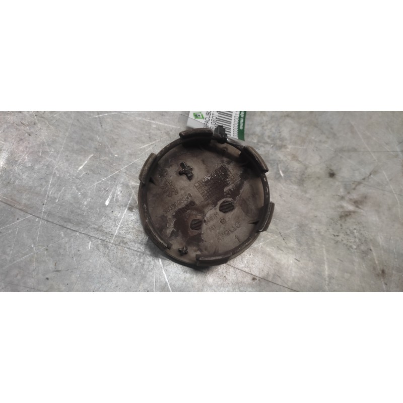 Recambio de tapacubos para peugeot 207 referencia OEM IAM 9639098380 4
