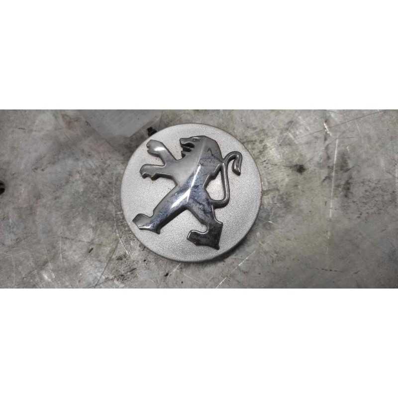 Recambio de tapacubos para peugeot 207 referencia OEM IAM 9639098380 2