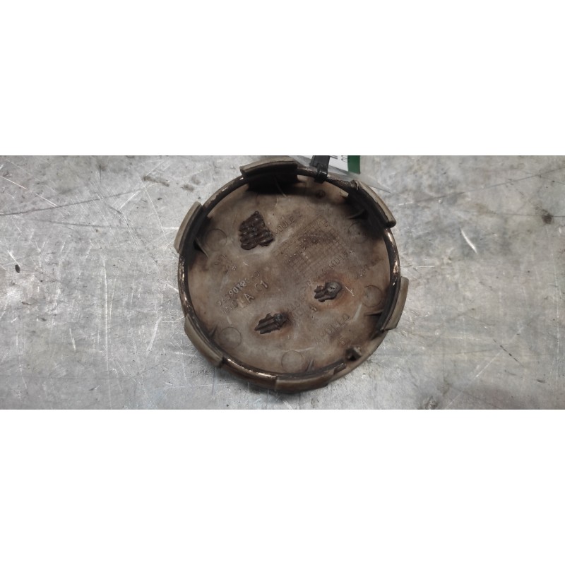 Recambio de tapacubos para peugeot 207 referencia OEM IAM 9639098380 4
