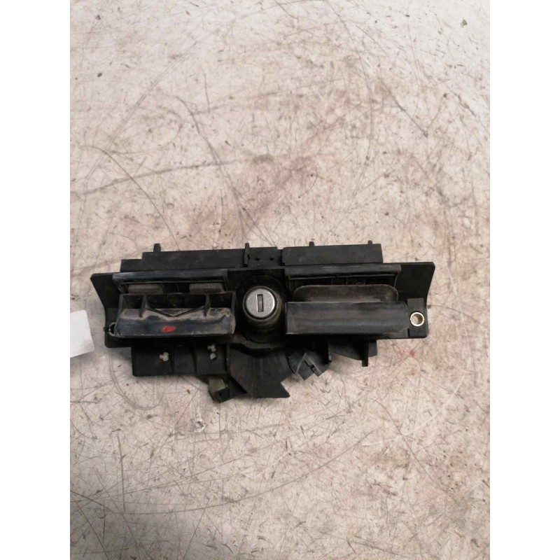 Recambio de maneta exterior porton para audi a3 (8l) referencia OEM IAM 8D9827565CD  