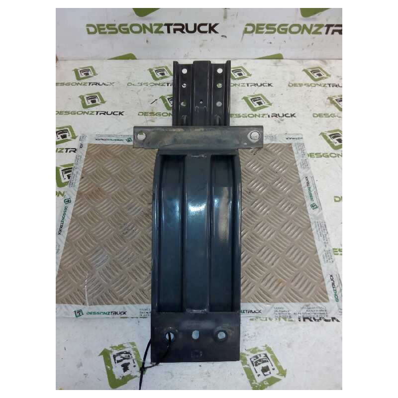 Recambio de soporte para volvo fh xxx 12.8 diesel referencia OEM IAM 20372088  SOPORTE PASO RUEDA IZQUIERDO