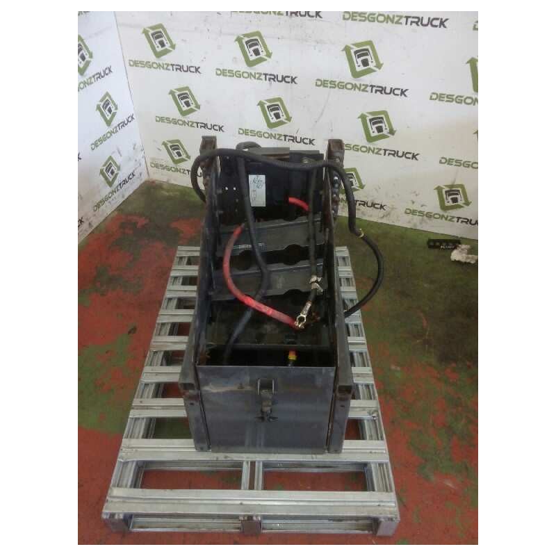 Recambio de soporte bateria para renault premium route 2006 fas 4x2 larga distancia referencia OEM IAM  CAJON BATERIAS 