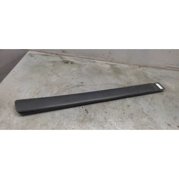 Recambio de moldura puerta delantera derecha para peugeot 206 berlina xs referencia OEM IAM 9620864377  