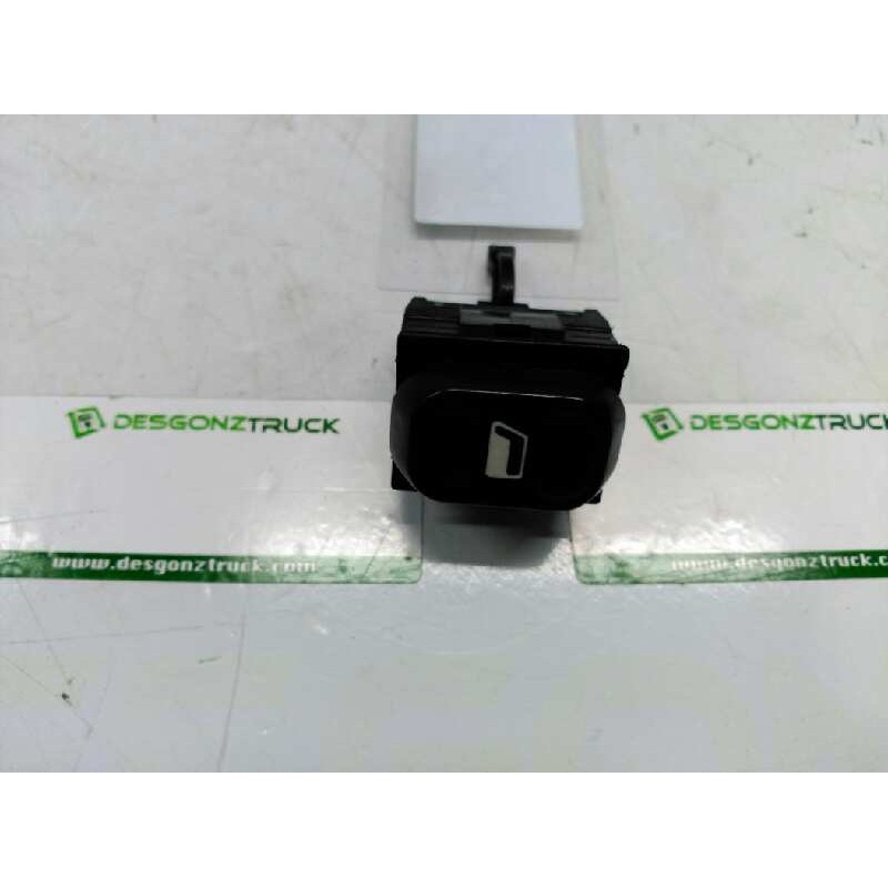 Recambio de mando elevalunas trasero izquierdo para citroën xsara berlina 1.9 td sx referencia OEM IAM   