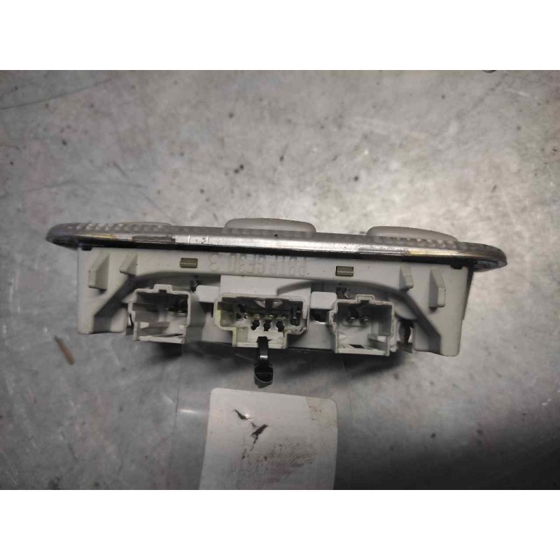 Recambio de luz interior para peugeot 807 sv referencia OEM IAM  2/4/2 PINS CENTRAL - Negro 2