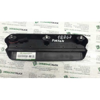 Recambio de luz central de freno para opel corsa c club referencia OEM IAM 24517003  